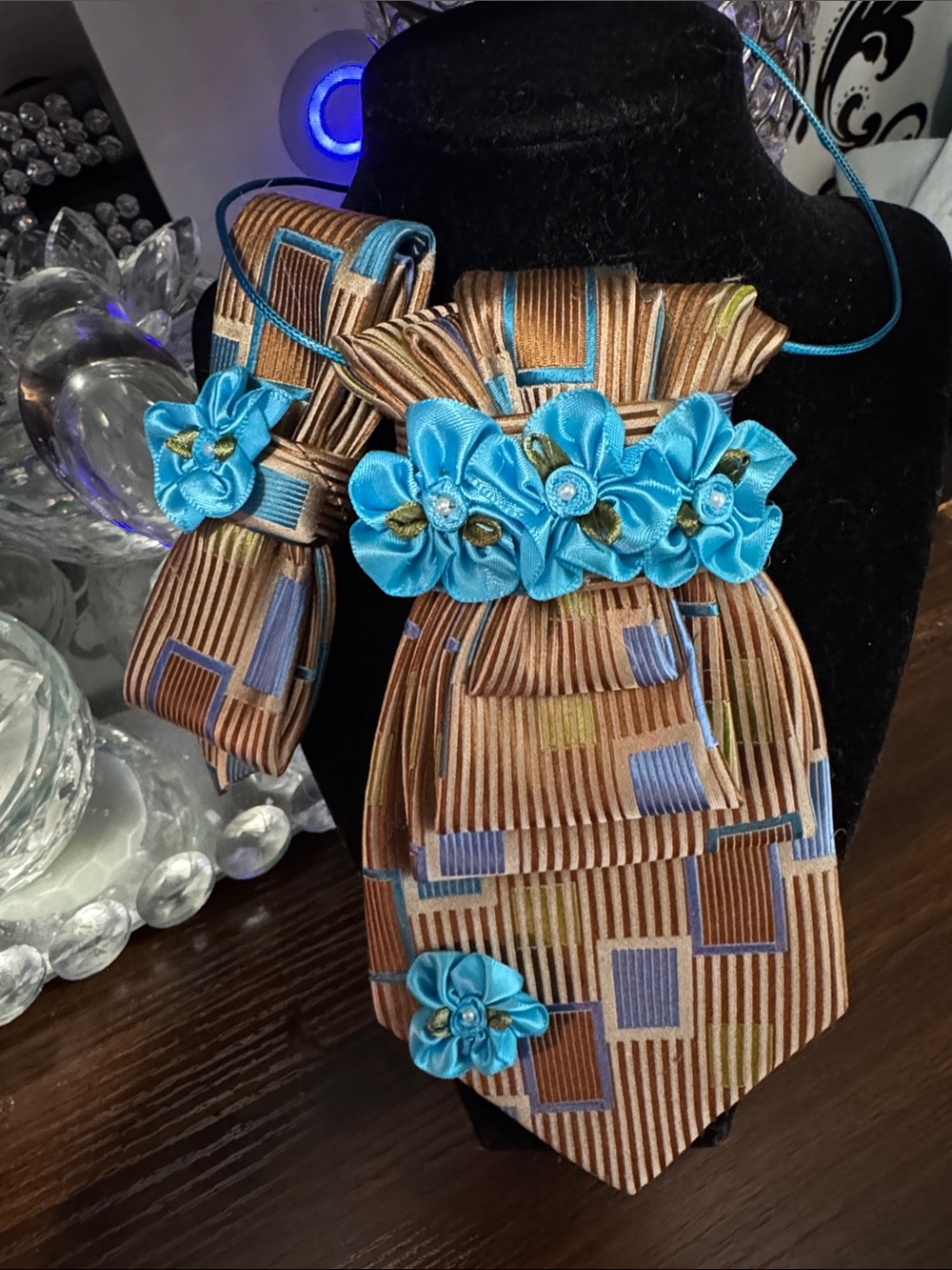 Brown Geometric Necktie Set with Turquoise Floral Accents